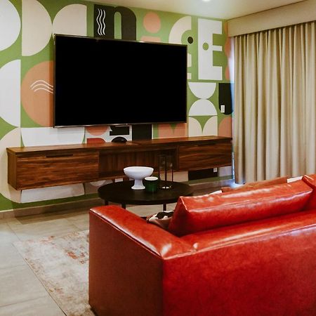 Near Border, Revolucion & Playas De Tijuana Aparthotel ภายนอก รูปภาพ